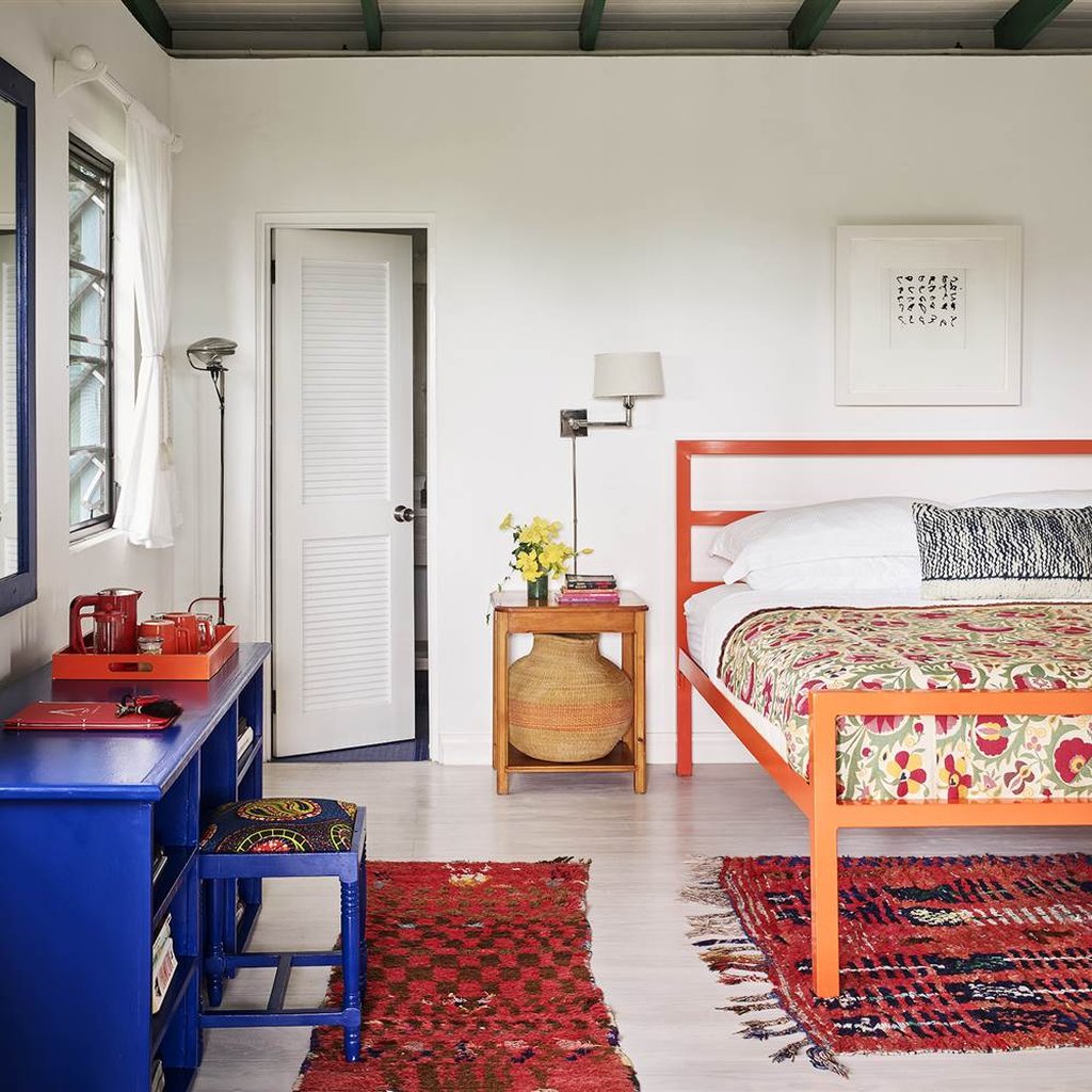 Room, Hill Side