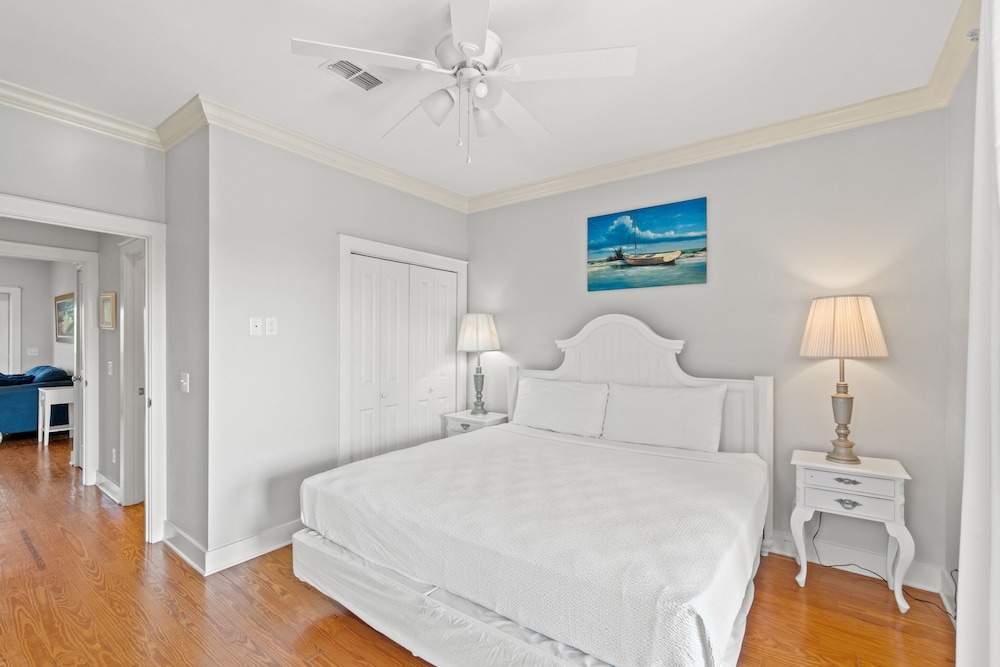 La Valencia Villa By Panhandle Getaways 9/50