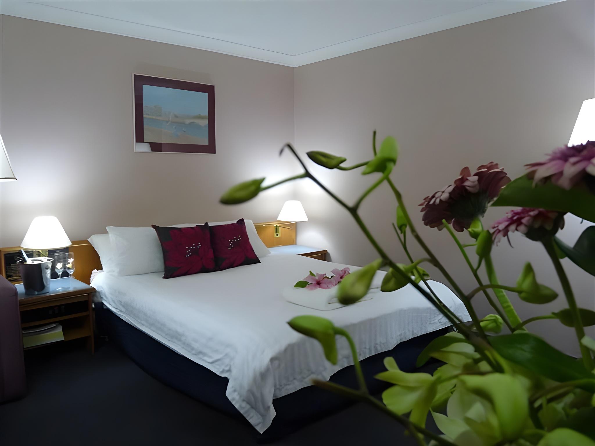 Spa, Suite, Queen Bed
