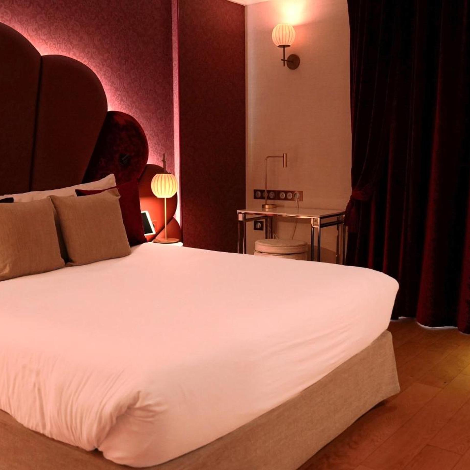 Executive, King Bed