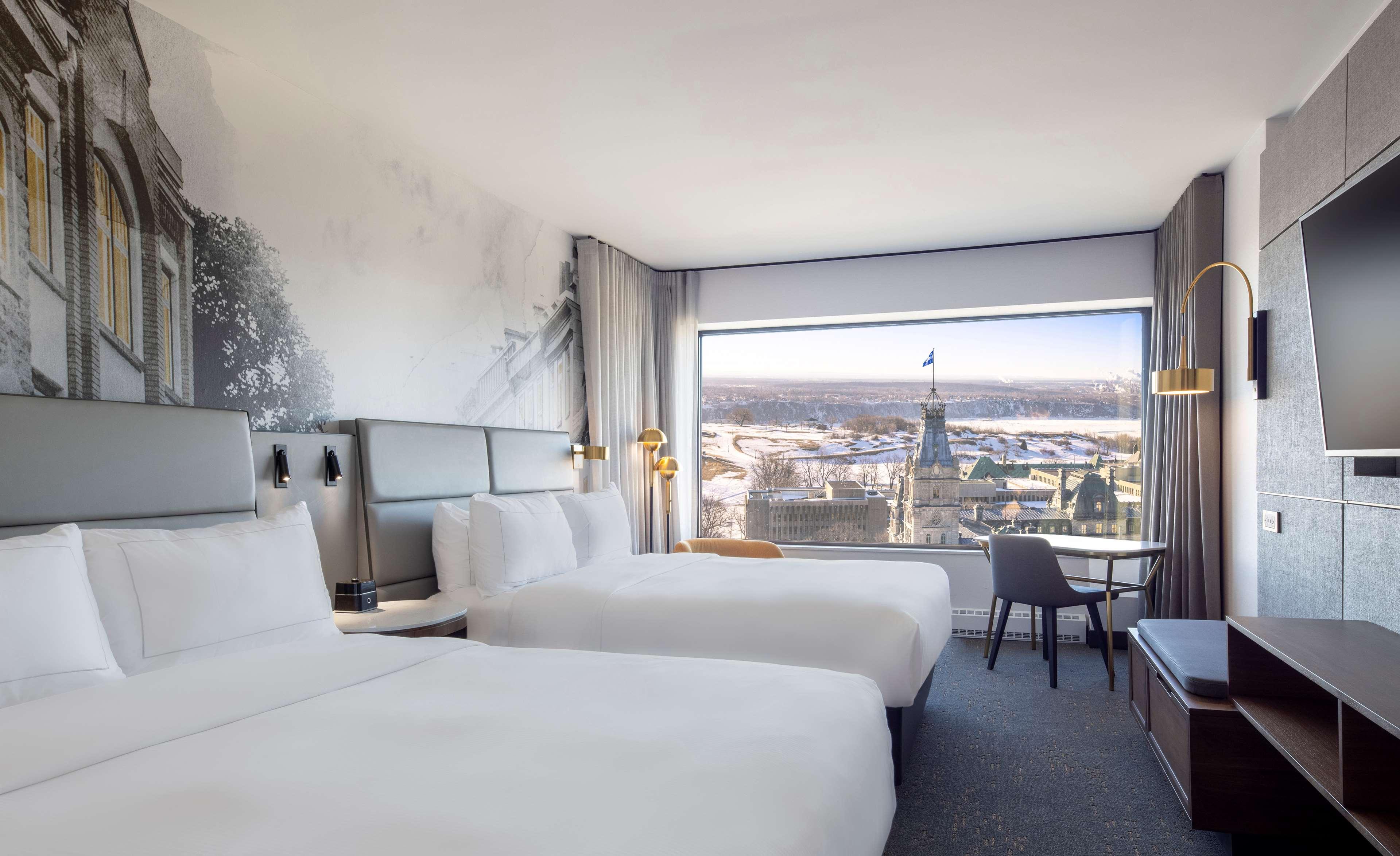 ROOM, 2 QUEEN BEDS, PARLIAMENT VIEW, EXECUTIVE LEVEL