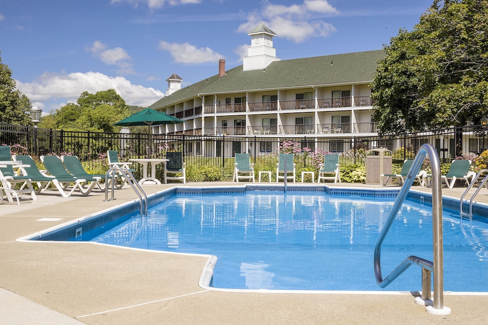 Fairbanks Inn 3/33
