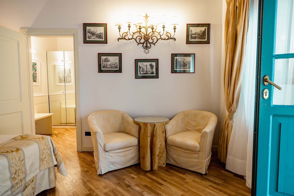 RELAIS DU SILENCE ALBERGO RELAIS I DUE ROCCOLI 26/50