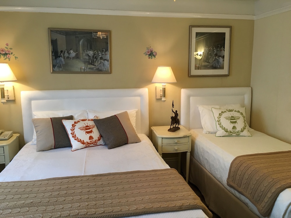 Cornell Hotel de France 21/38