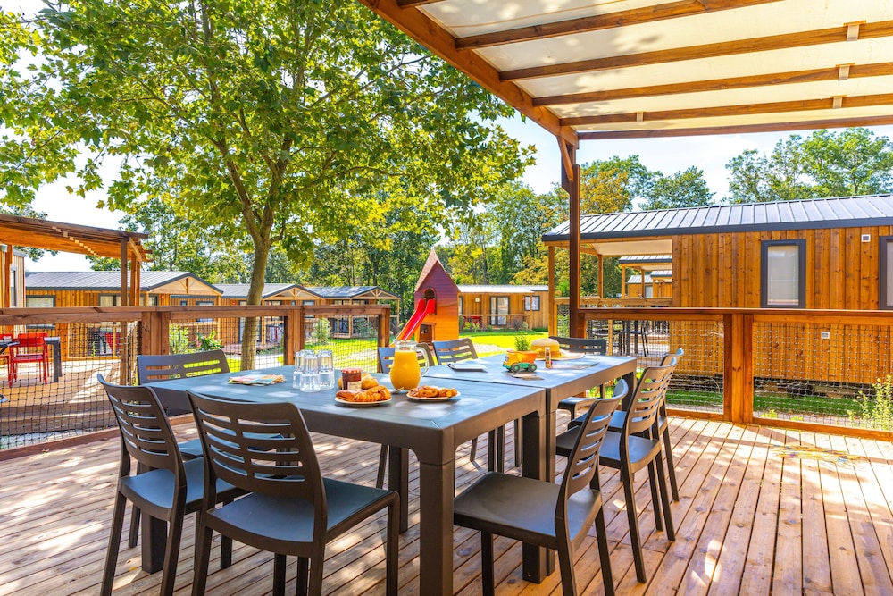 Camping Club Le Parc De Paris - Caravan Park 35/50