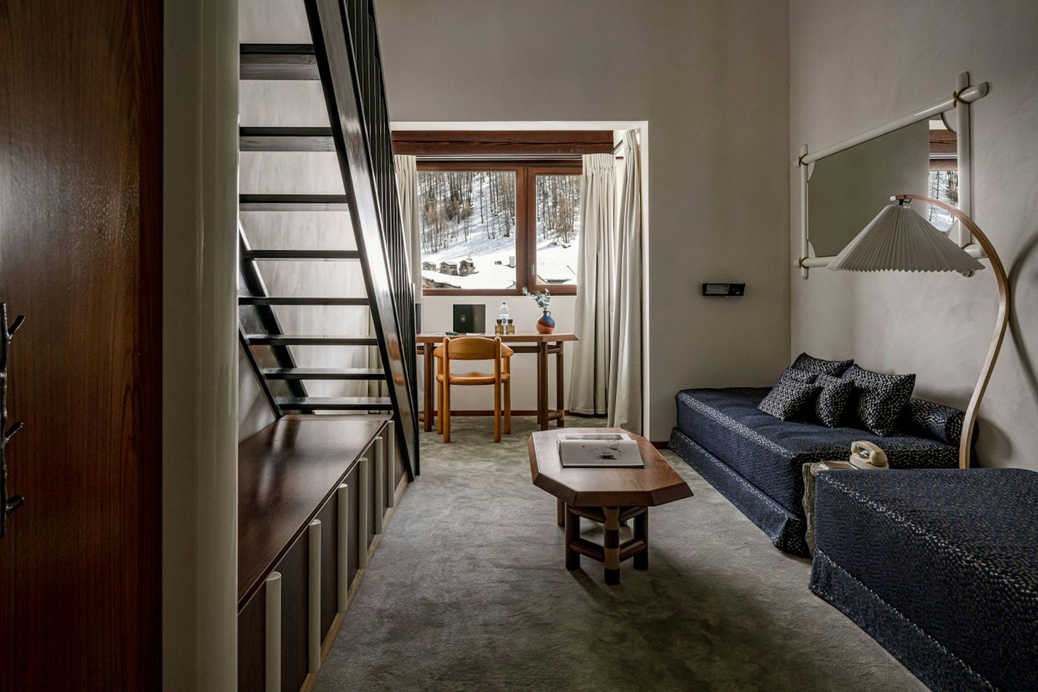 Experimental Chalet Val D-Isere 34/64