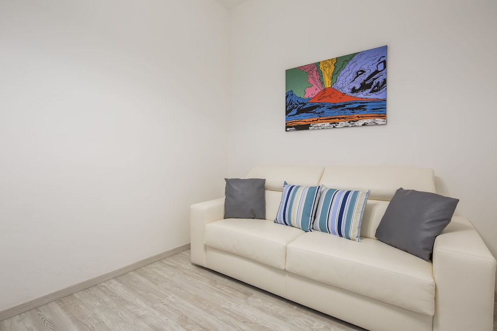 Flower Suites Sorrento 23/39