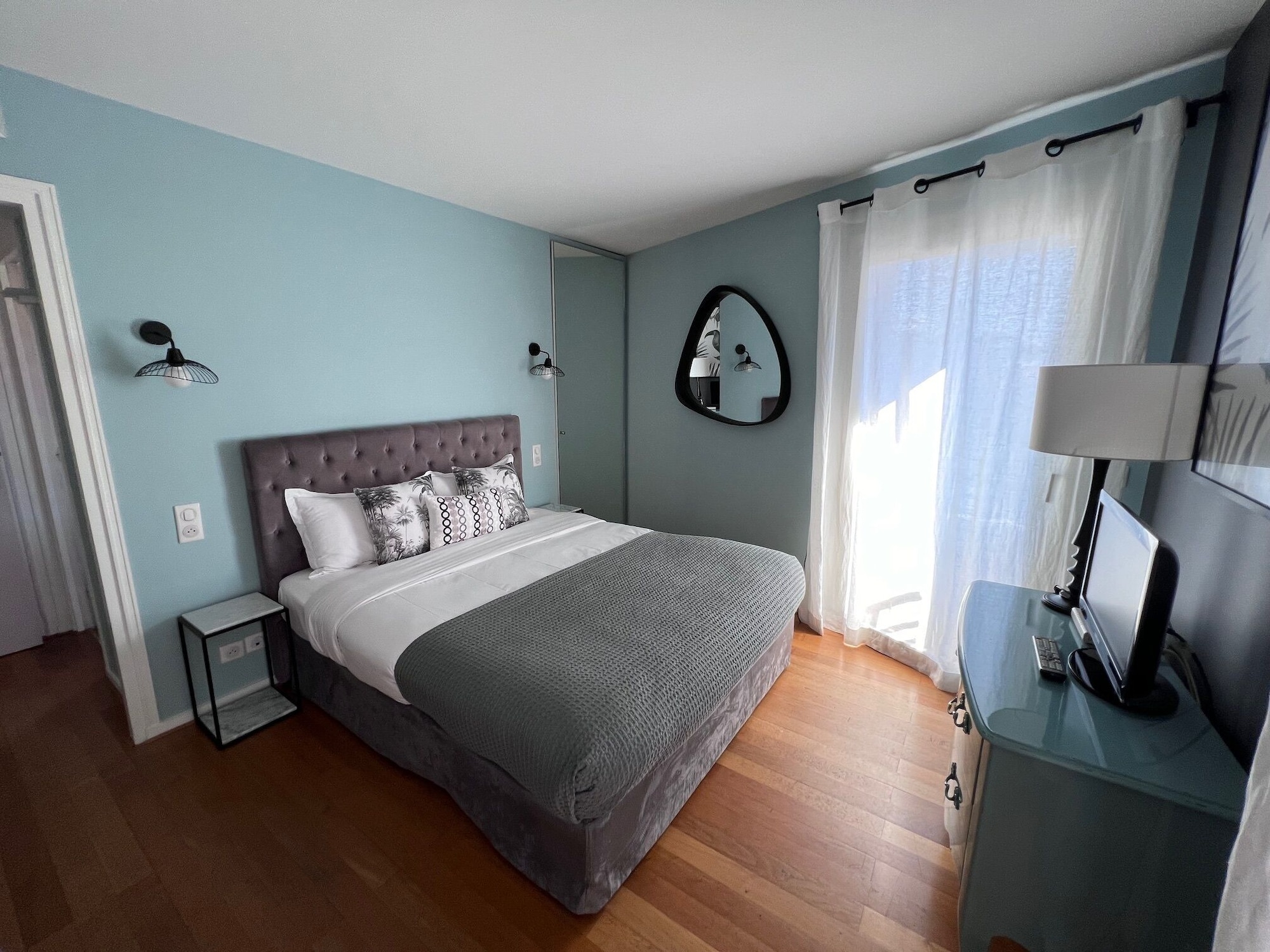 2 BEDROOMS, APARTMENT