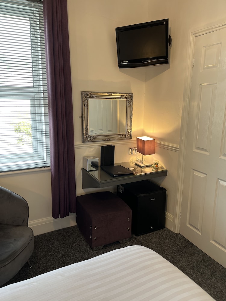 The Millbrook B & B 44/50