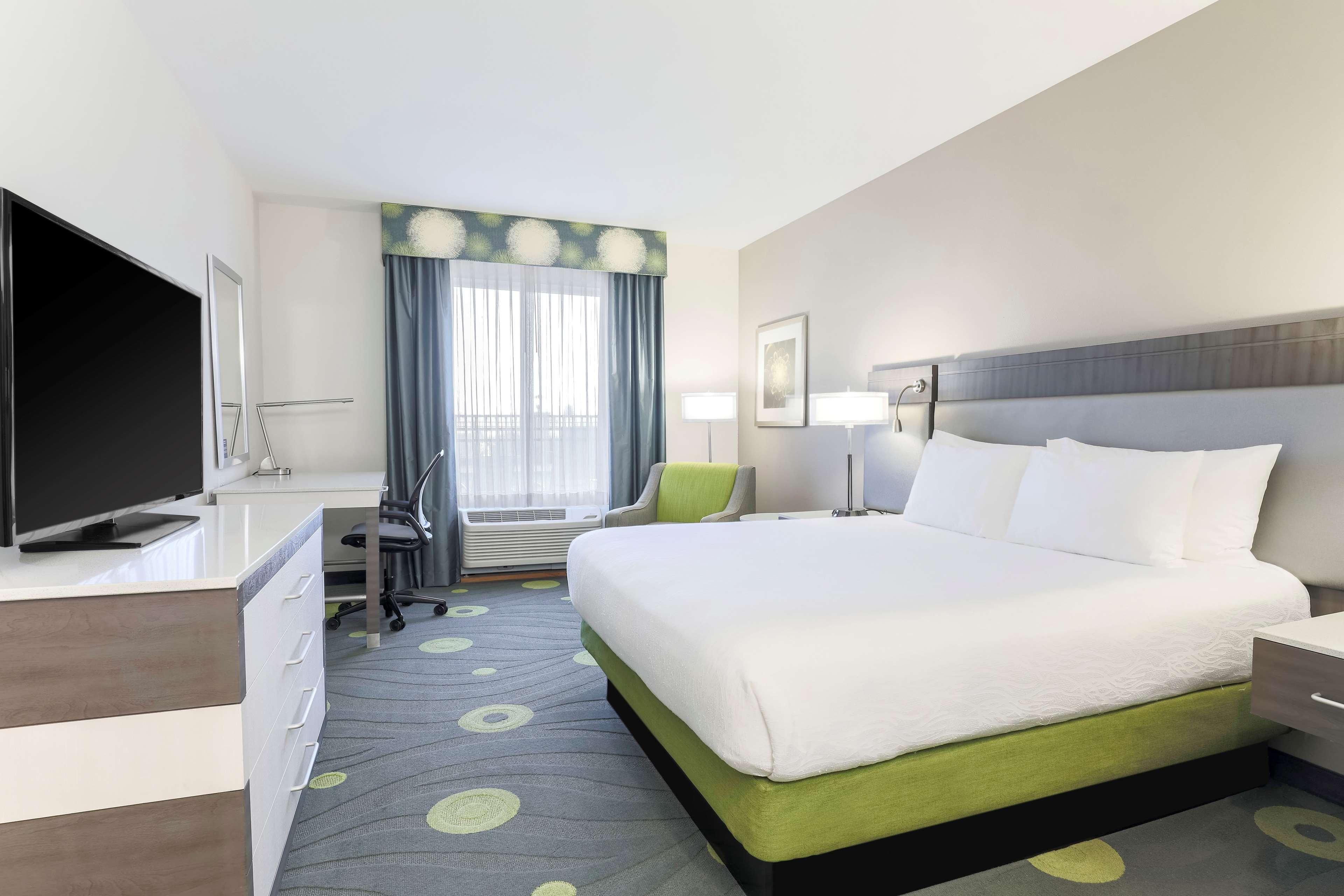 Suite, King Bed