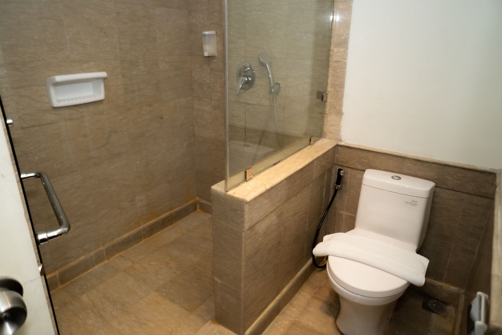 2 BEDROOMS, GRAND, TWIN BEDS, CITY VIEW