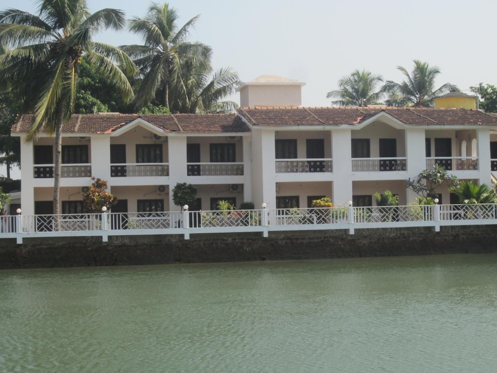 Hotel Riverside 39/44
