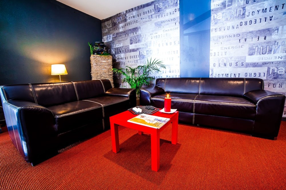 Hotel Les Domes - Perpignan Sud by Hosteletour 46/65