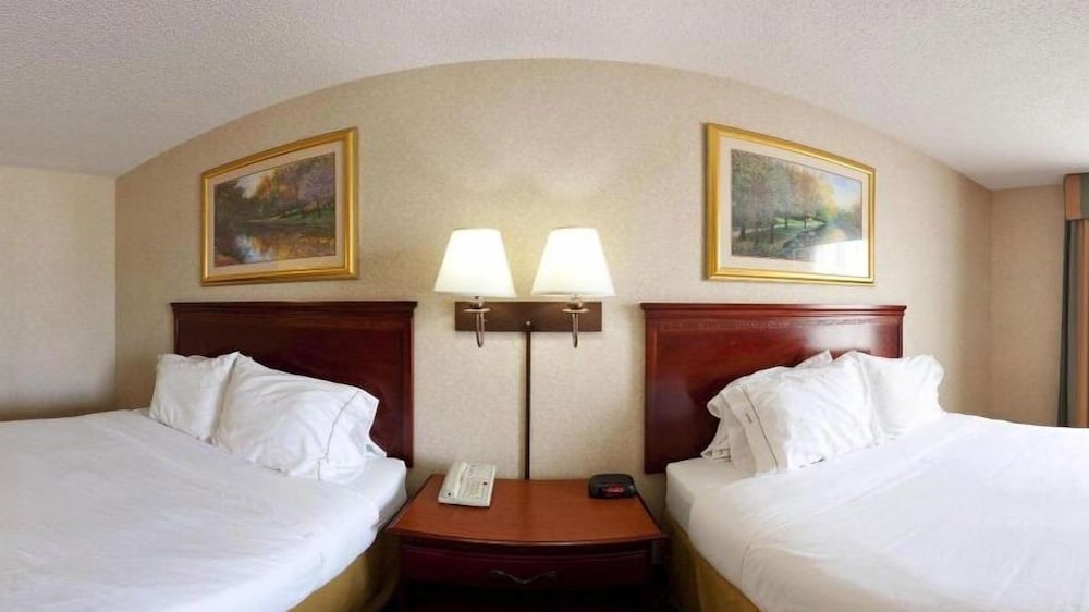 Holiday Inn Express Hotel Suites Thomasville 12/40
