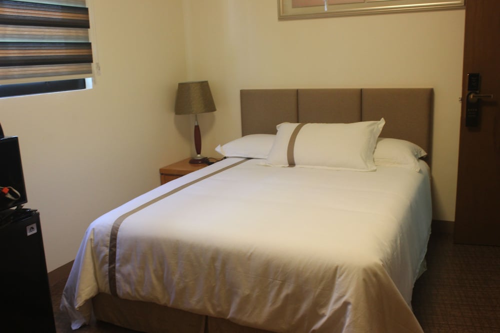 Saipan Beach Hotel 20/66