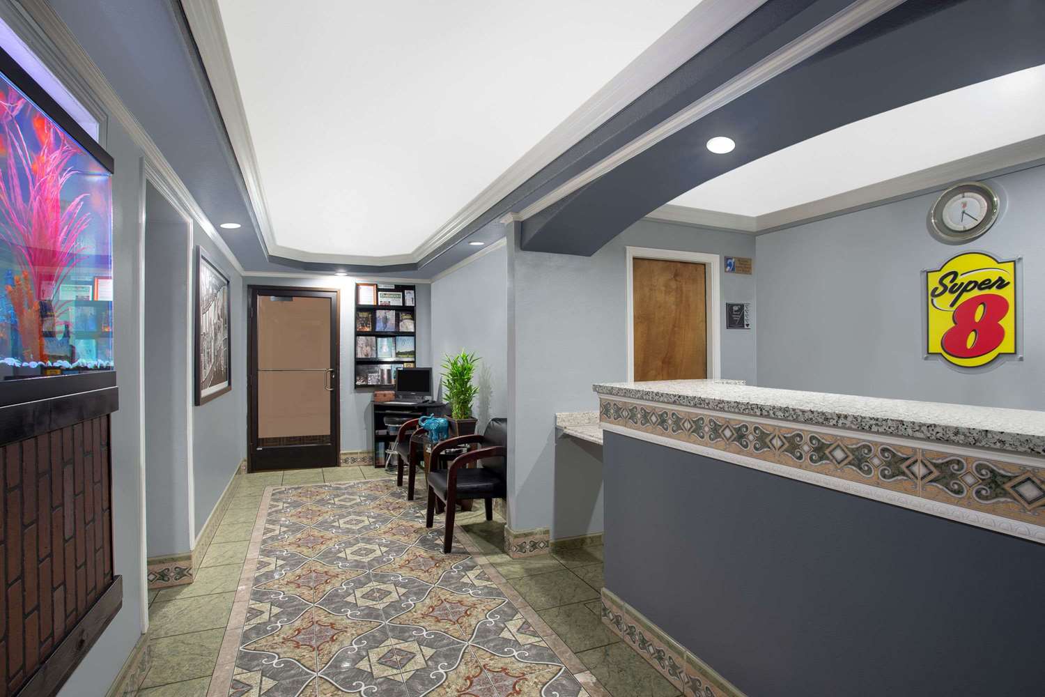Super 8 By Wyndham Chico 2/10