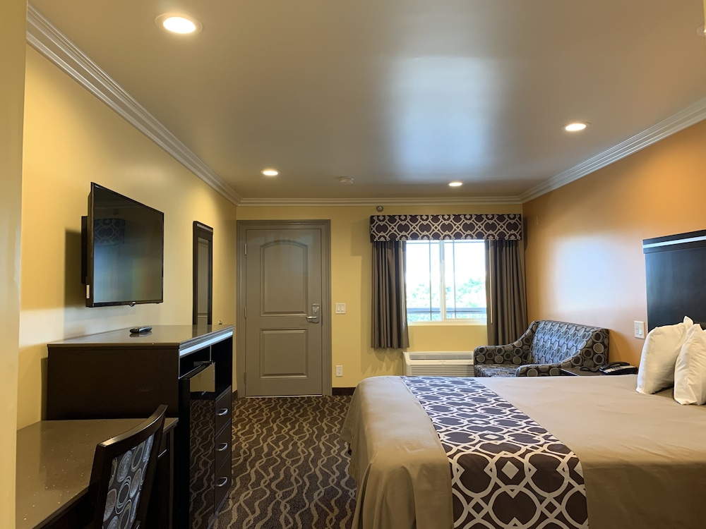 Industry Inn Amp Suites 25/60