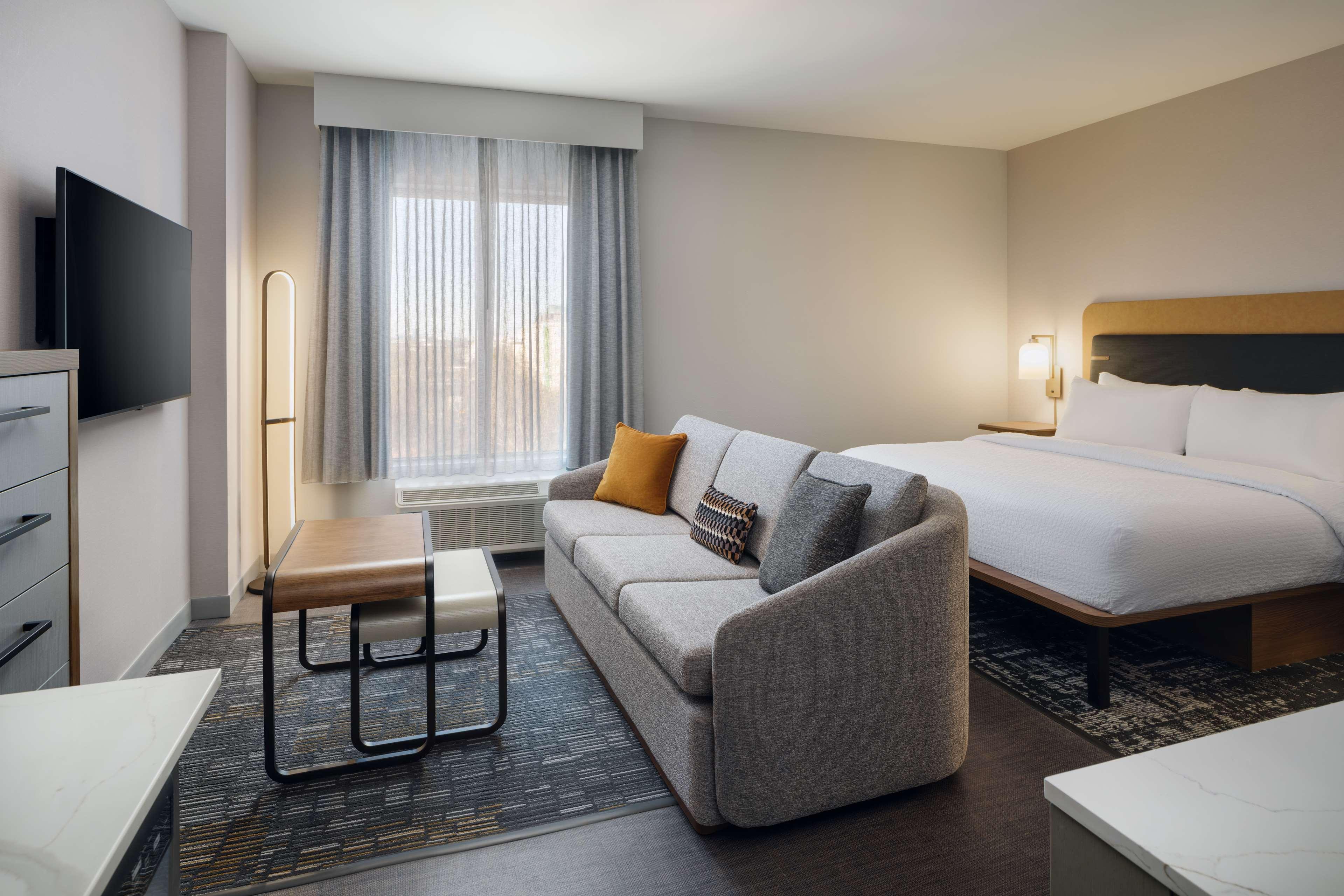STUDIO, KING BED, ACCESSIBLE