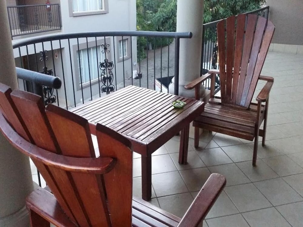 Country Blue Luxury Guest House 35/44