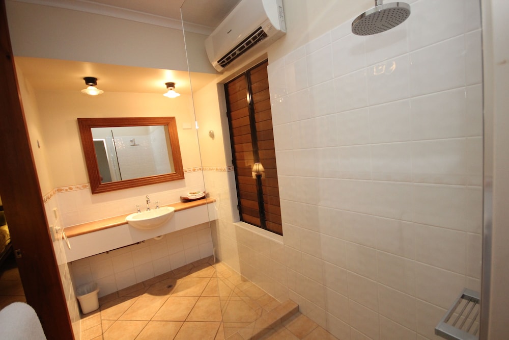 Hibiscus Resort And Spa 35/77