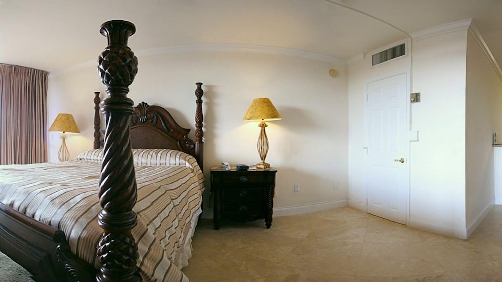 Ocean Manor Beach Resort 26/53