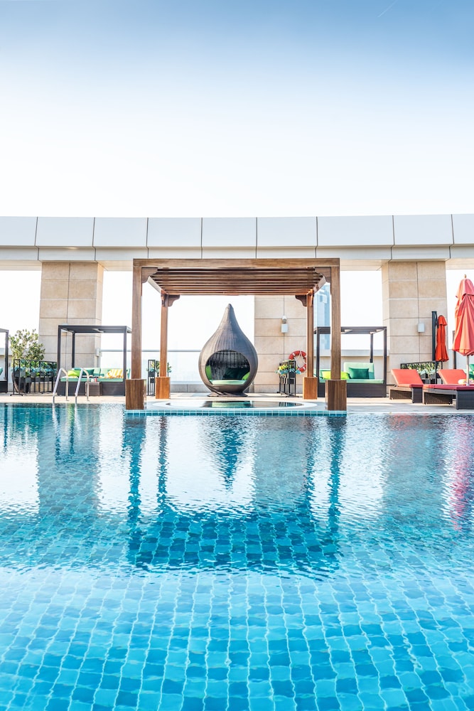 swimming pool spa