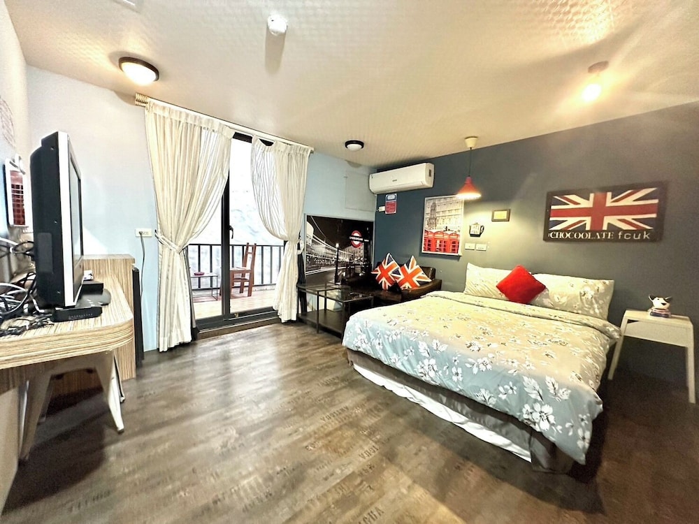 Tower, Double Bed, No Window