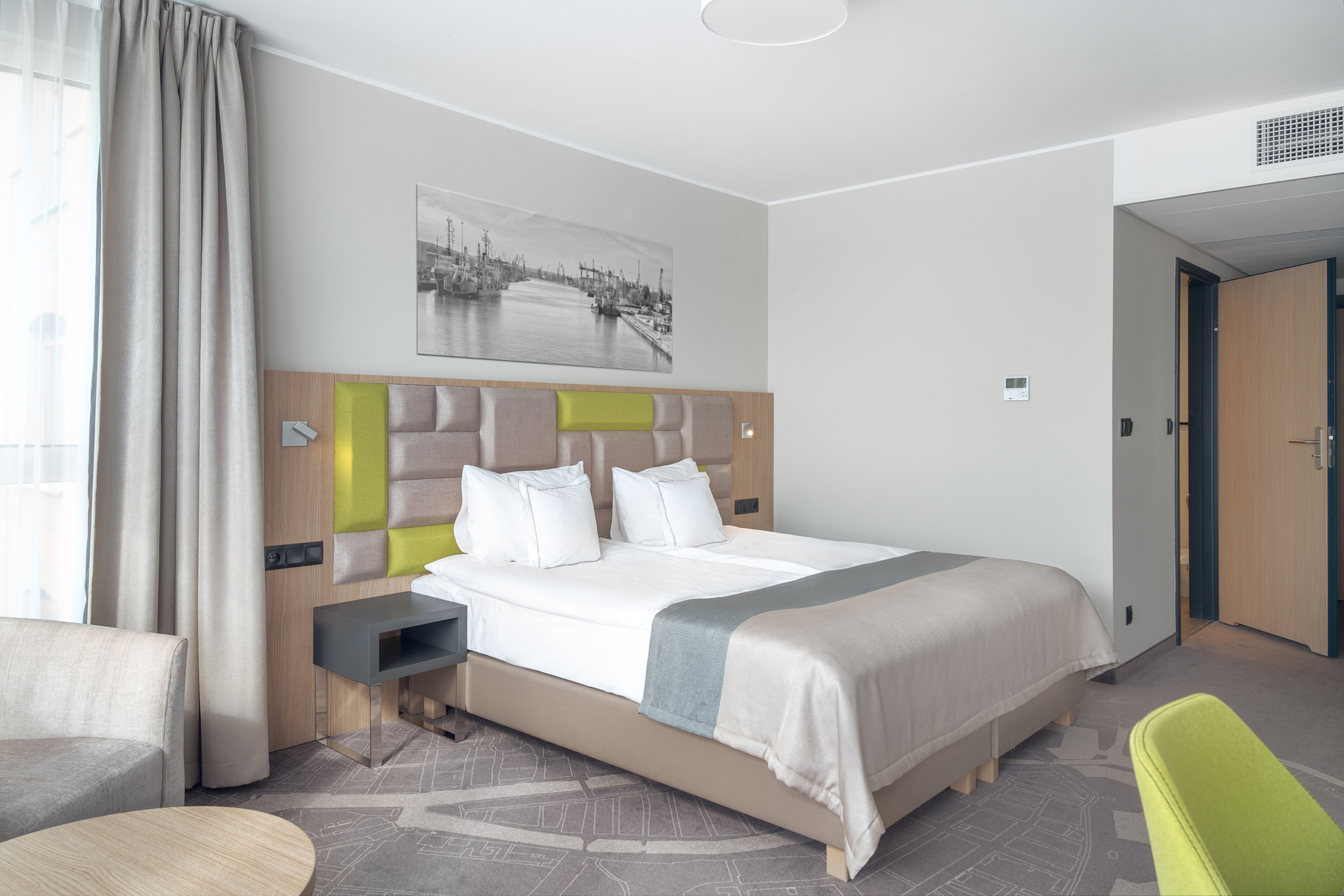 SUPERIOR, DOUBLE OR TWIN BED