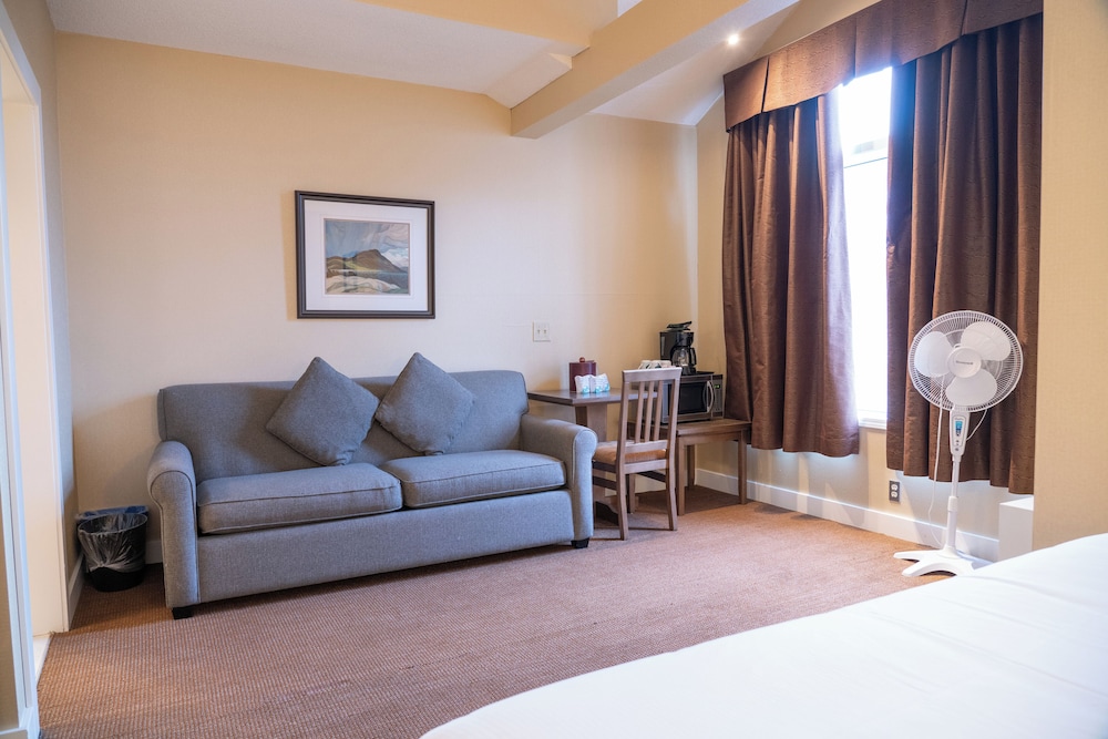 Irwins Mountain Inn Hotel 83/98