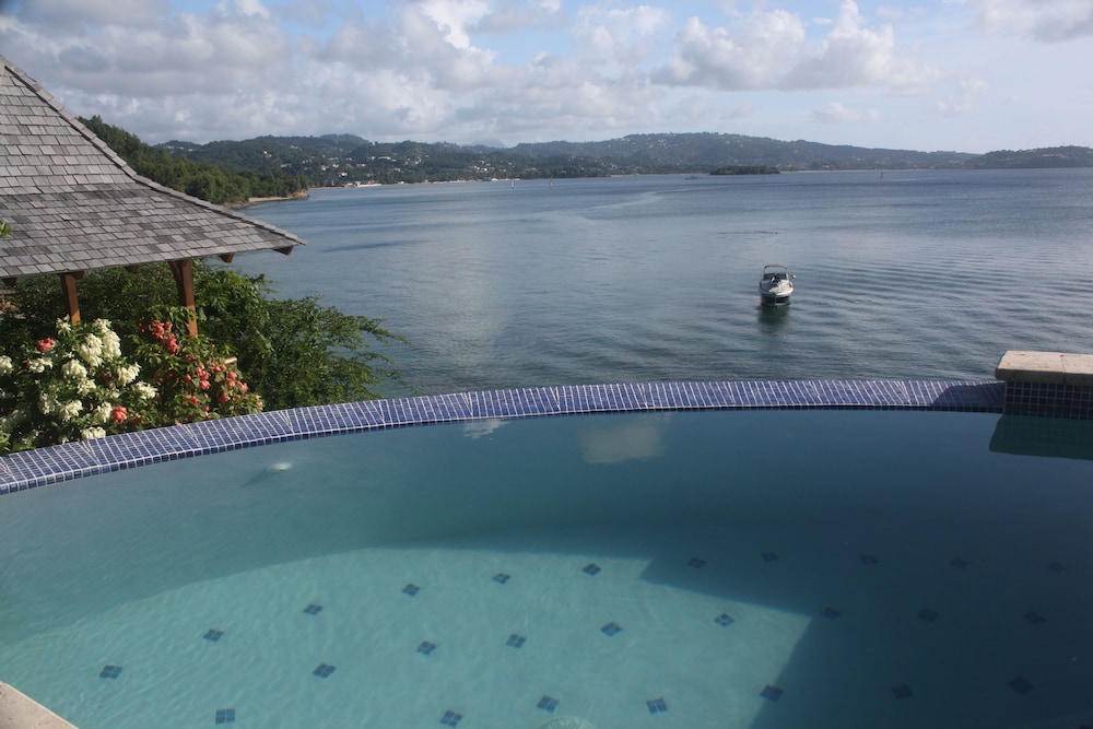 Calabash Cove Resort And Spa - Adults Only 21/38