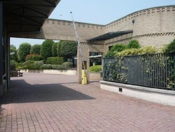 surroundings