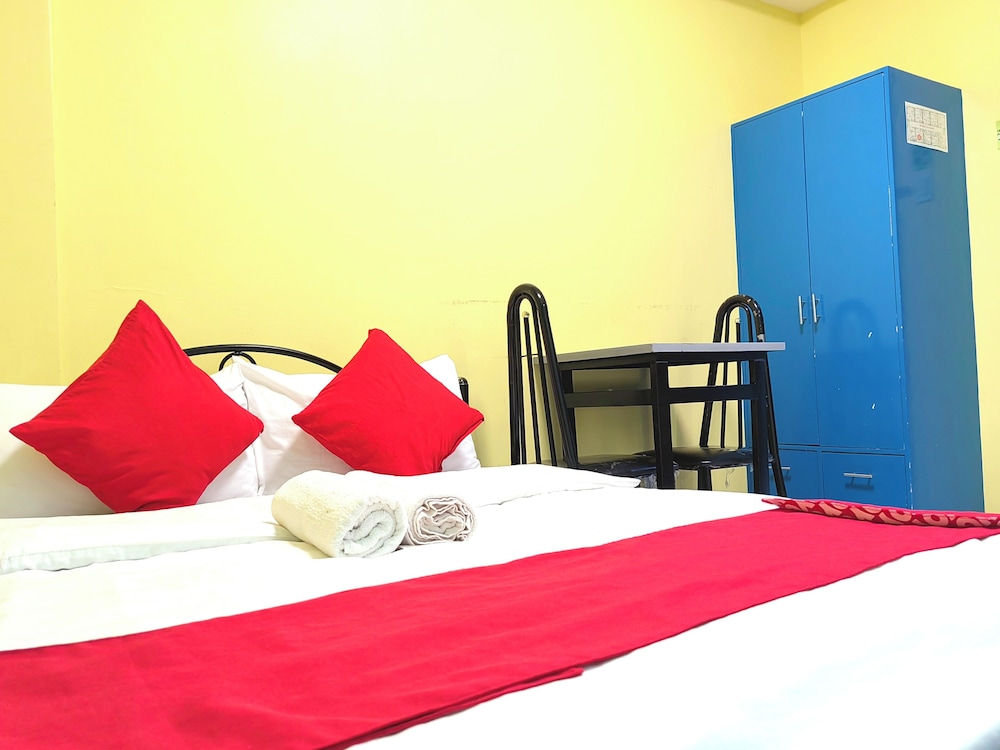 Yellow Pad Hotel 4/16