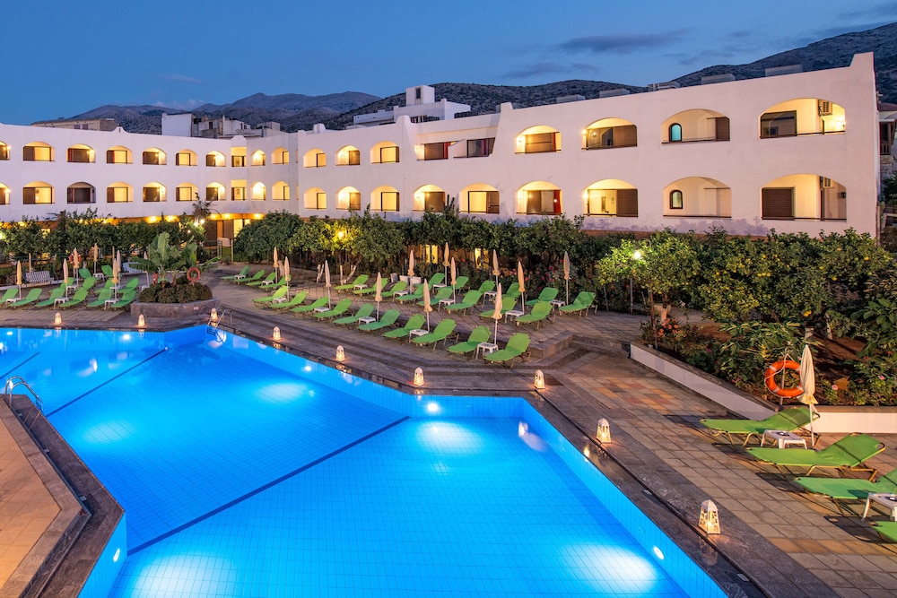 Malia Holidays 56/58