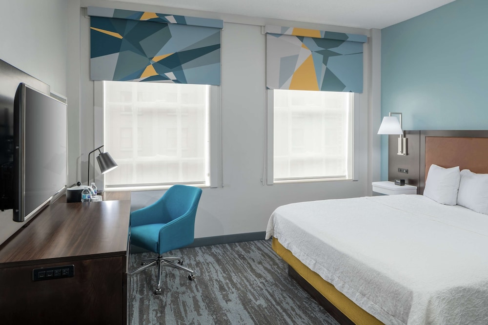 Hampton Inn and Suites Atlanta Downtown 14/56