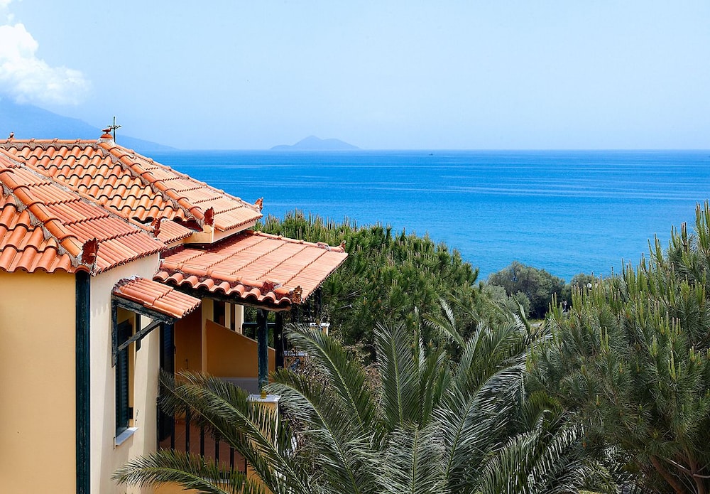 Ledra Samos Hotel 52/60