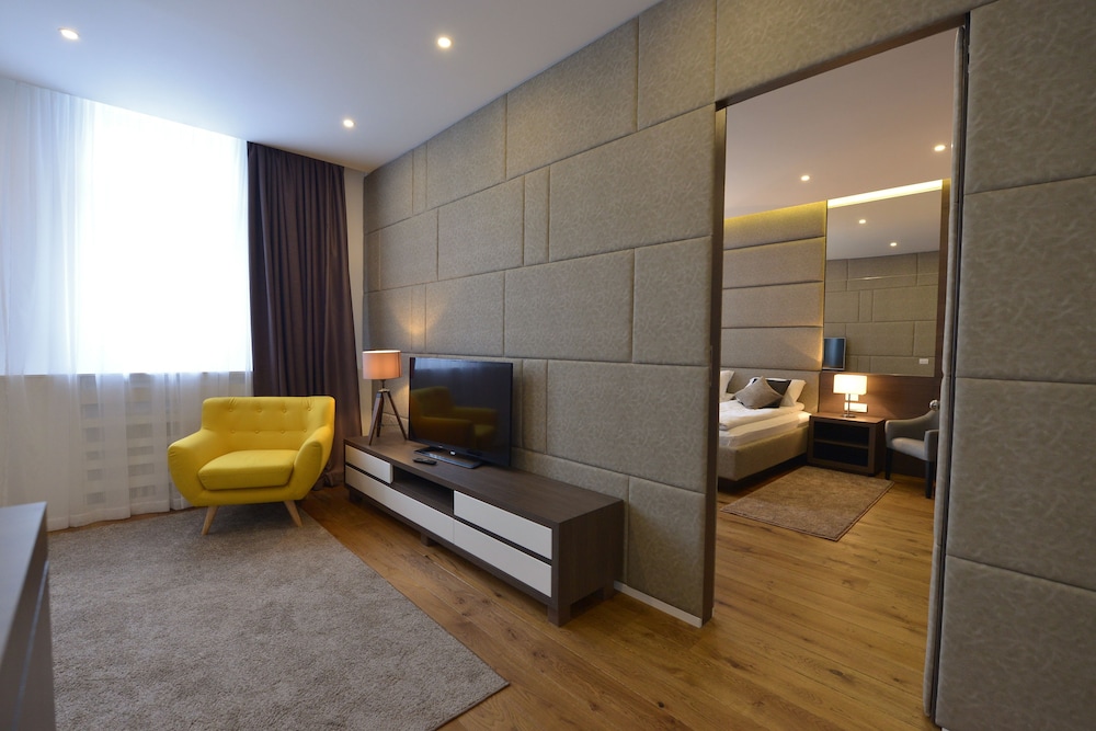 Boutique Rooms 33/50