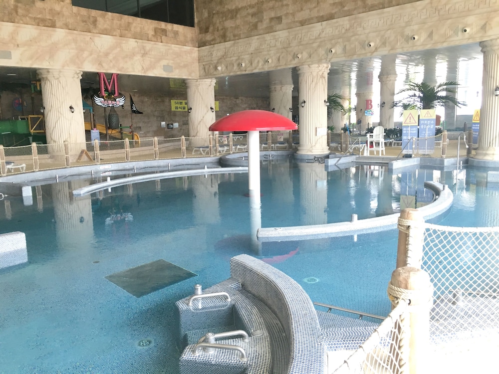 Sunvalley Hotel 60/63