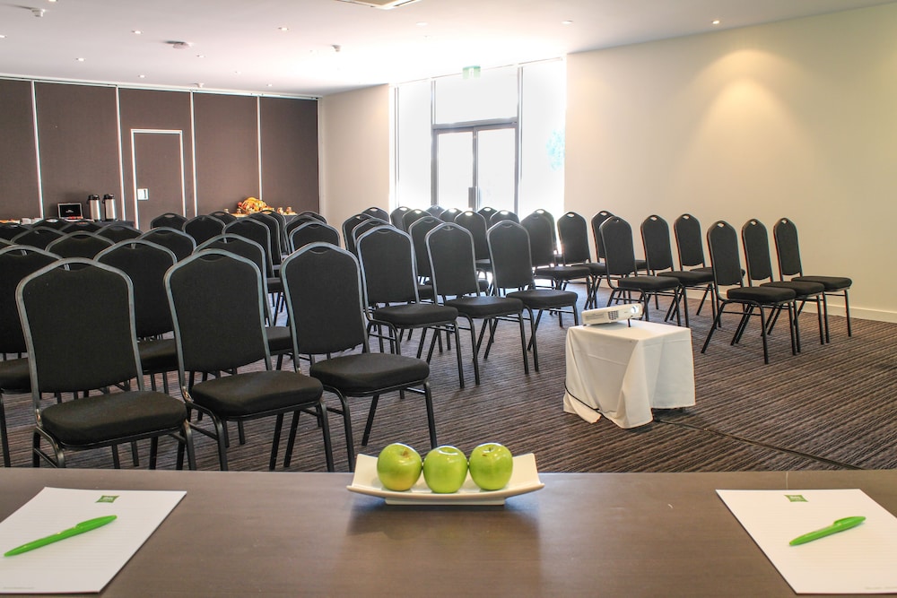 Ibis Styles Canberra Eaglehawk 56/65