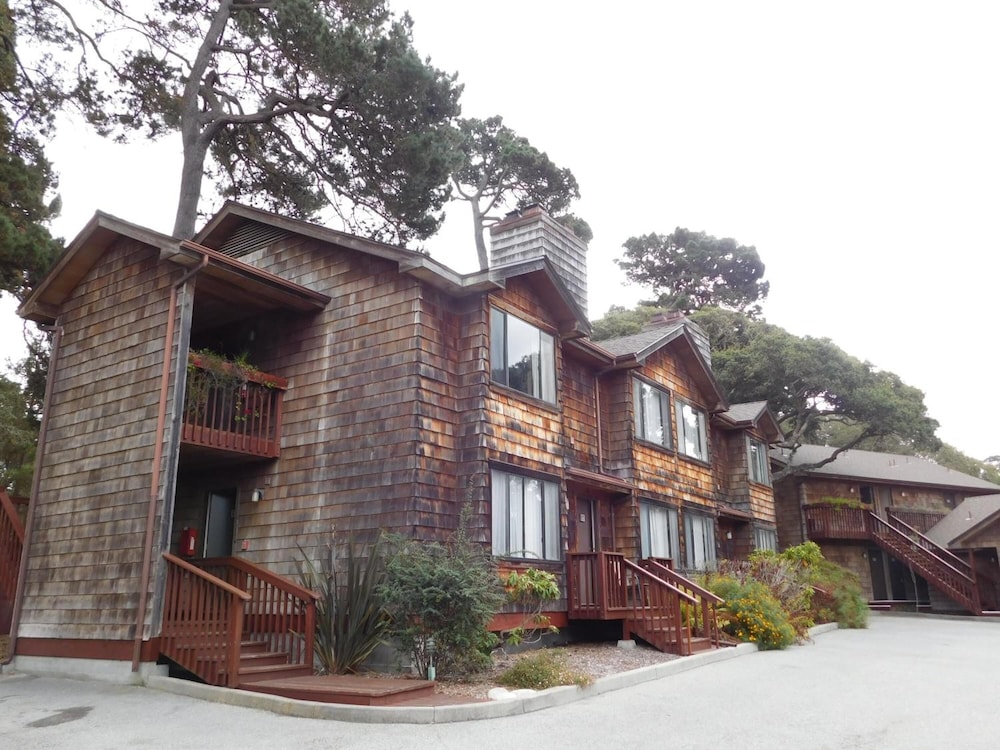 Pacific Gardens Inn 6/64