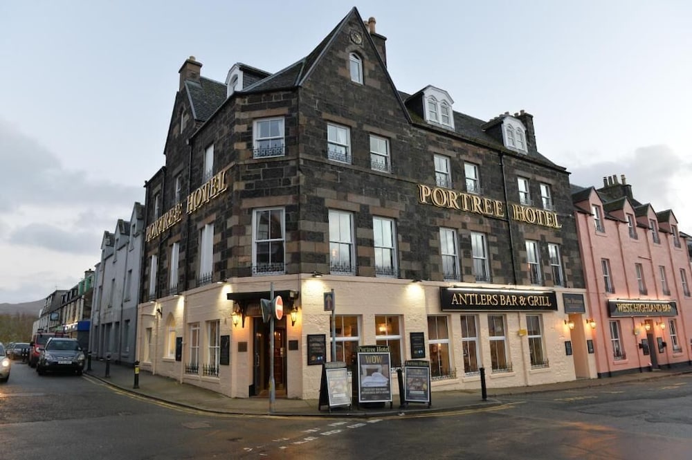 PORTREE HOTEL 4/36