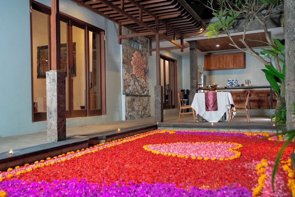 Kusuma Living and Villa Seminyak 50/56