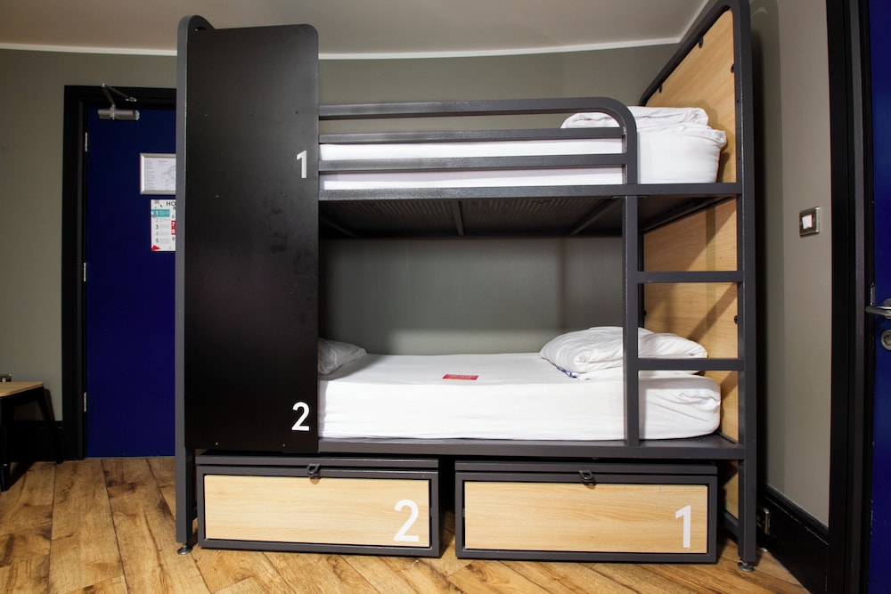 Private, 4 Beds, 4 Bunk Beds