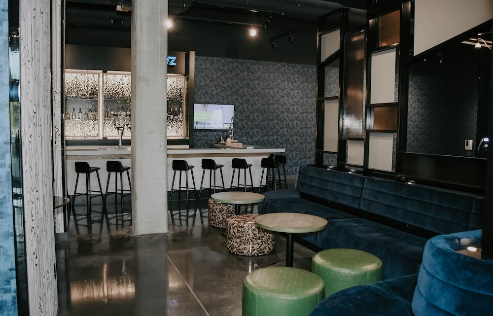 Aloft Omaha West 34/50