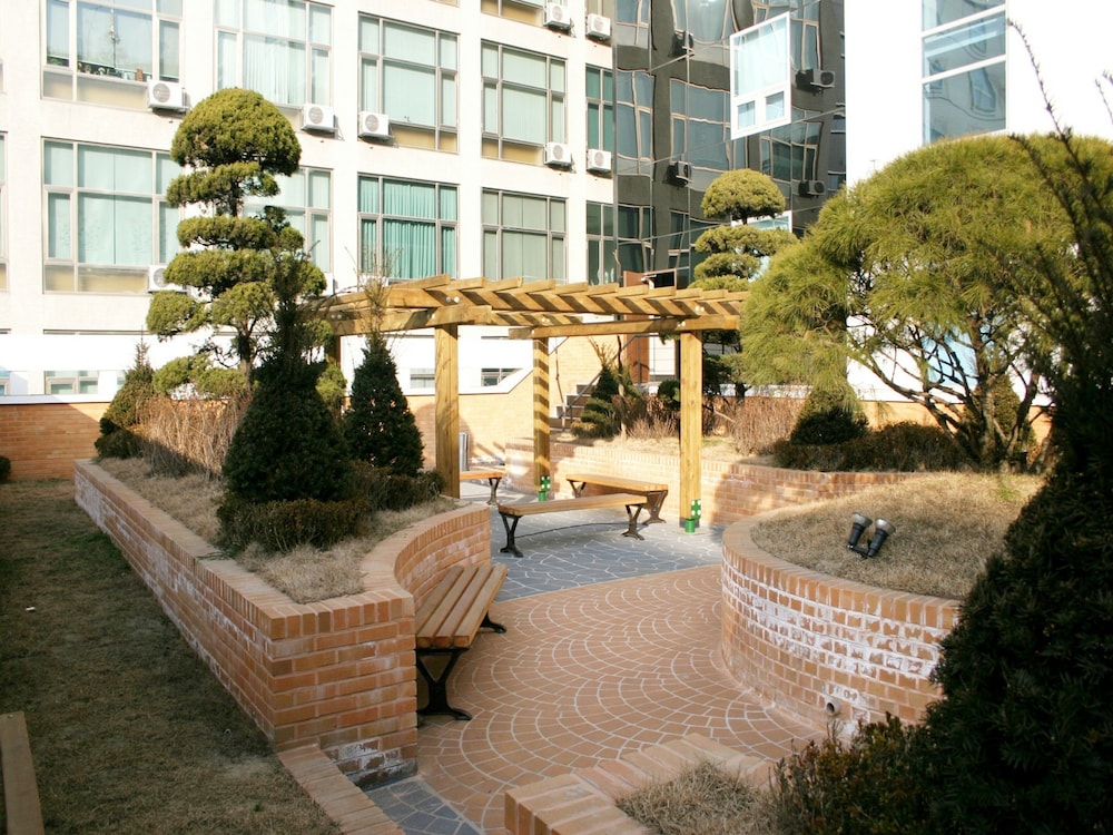 The Koryo Hotel 55/58