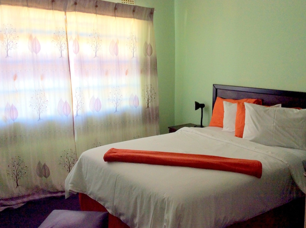 Sharon Avenue Guesthouse 6/17