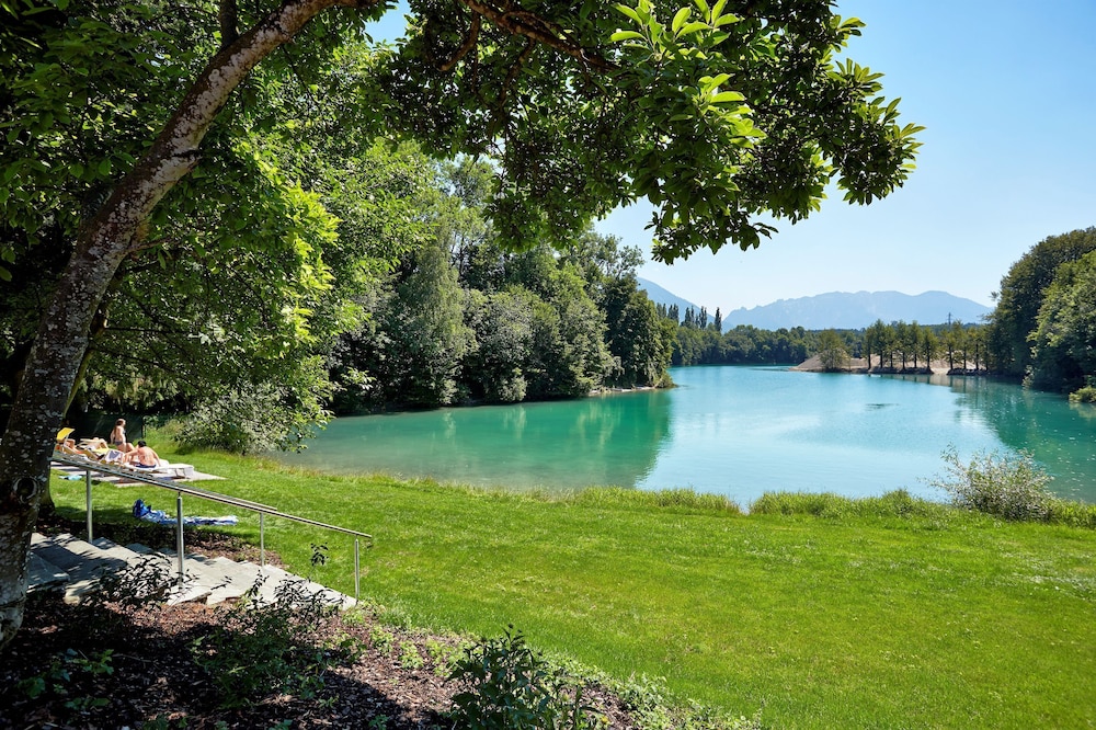 MELANIE 44/50