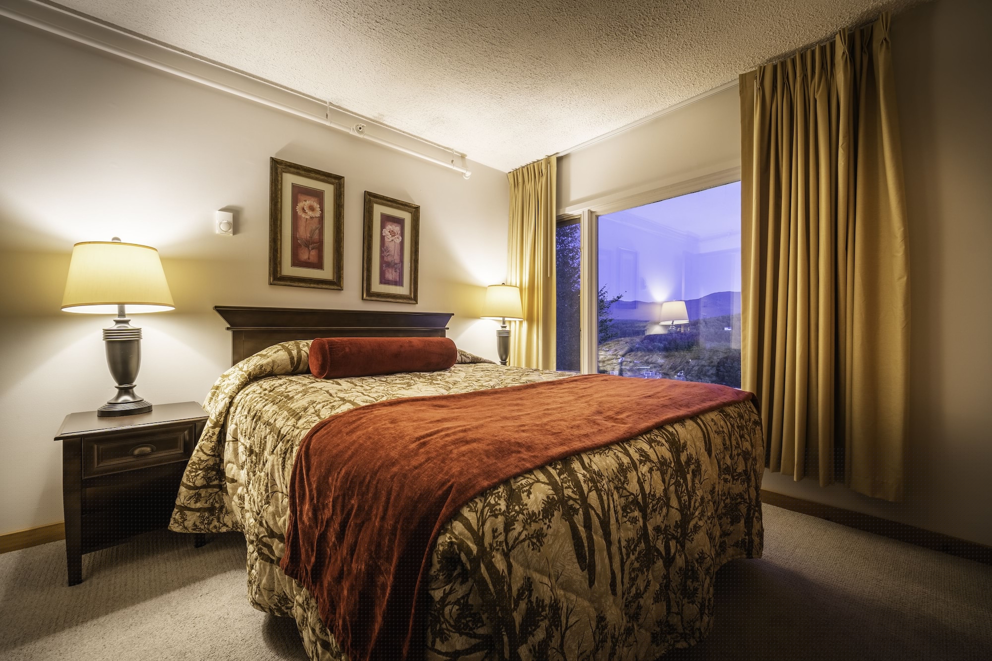 3 Bedrooms, Condo, Resort, 1 Queen and 2 Double Beds, Mountain Side