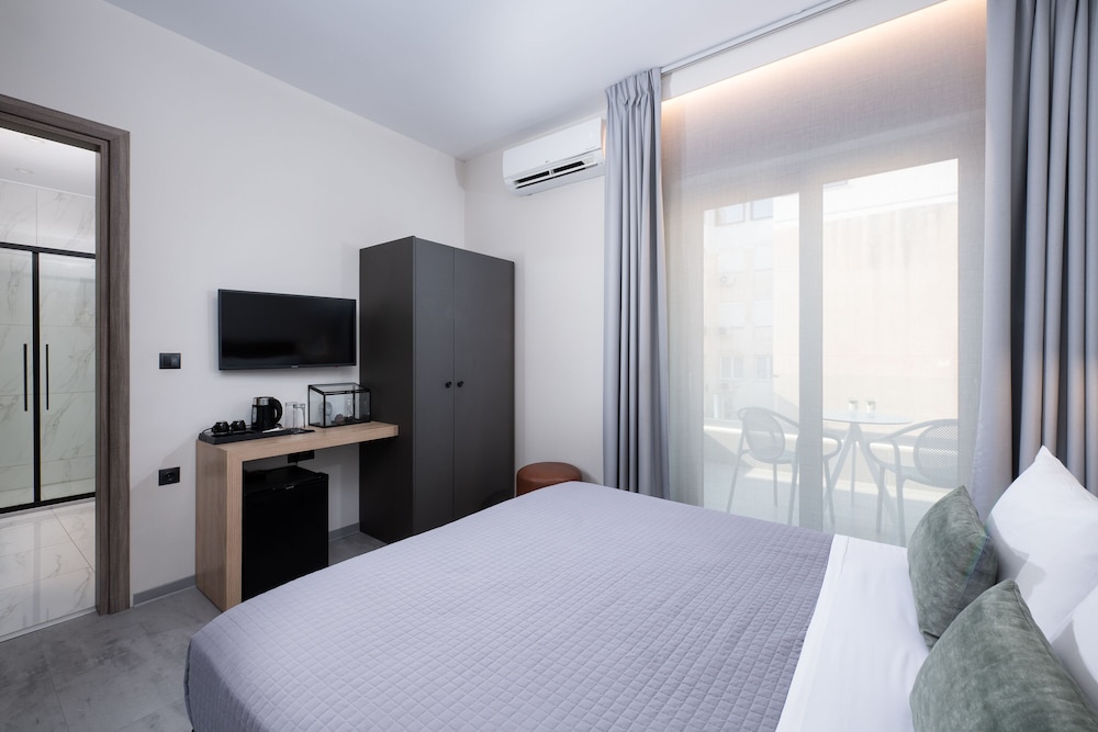 Enattica Suites 11/50