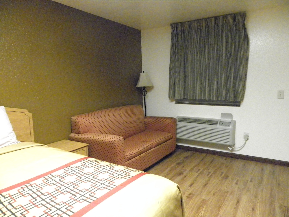 Guest Inn Rogers 31/67