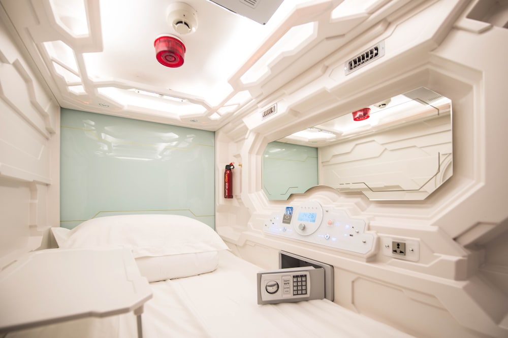 The Capsule Hotel 21/30